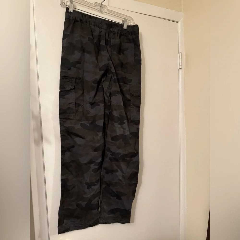 The children’s‎ place army print pants size 14 NWT